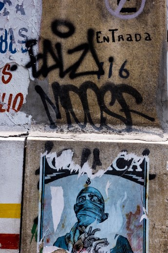 Mexico city grafitti militant -1